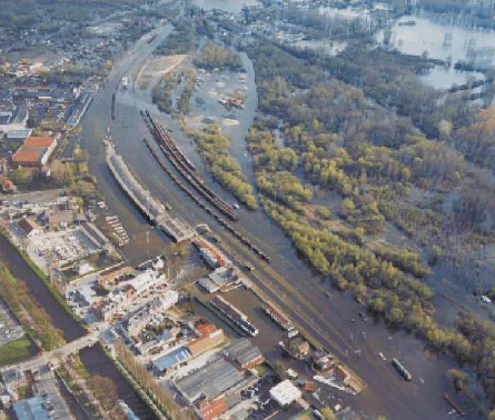 Inondation de la Somme. Gare de Abbeville. (SCHAPI, 6 juin 2001)